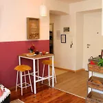 Апартаменти Anna, Privat Parkplatz, Zentrum Мерано