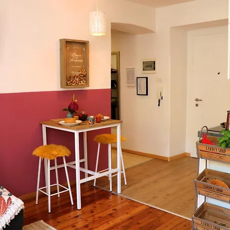 Apartment Anna - Ideal Für Paare, Zentrum, Privatparkplatz, Im Sommer Angenehm Kühl Meran