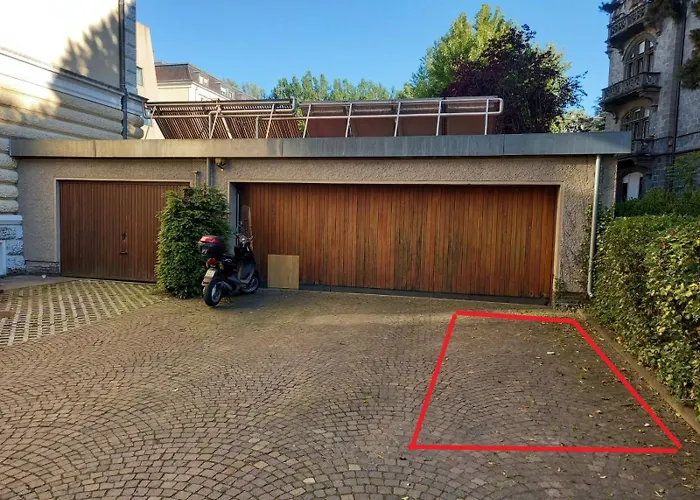 Anna, Privat Parkplatz, Zentrum * 梅拉诺