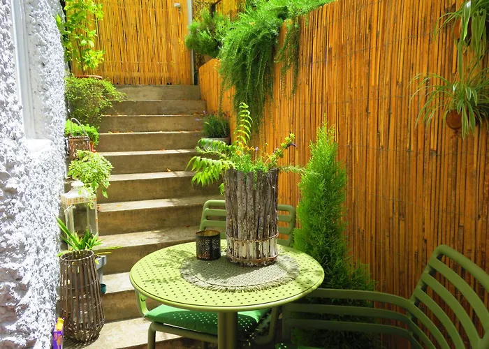 Anna, Privat Parkplatz, Zentrum *